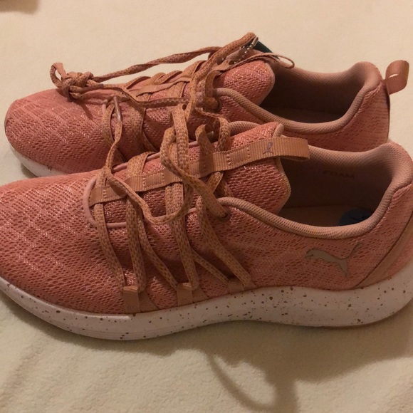 Puma Shoes - Puma speckle soft foam sneakers